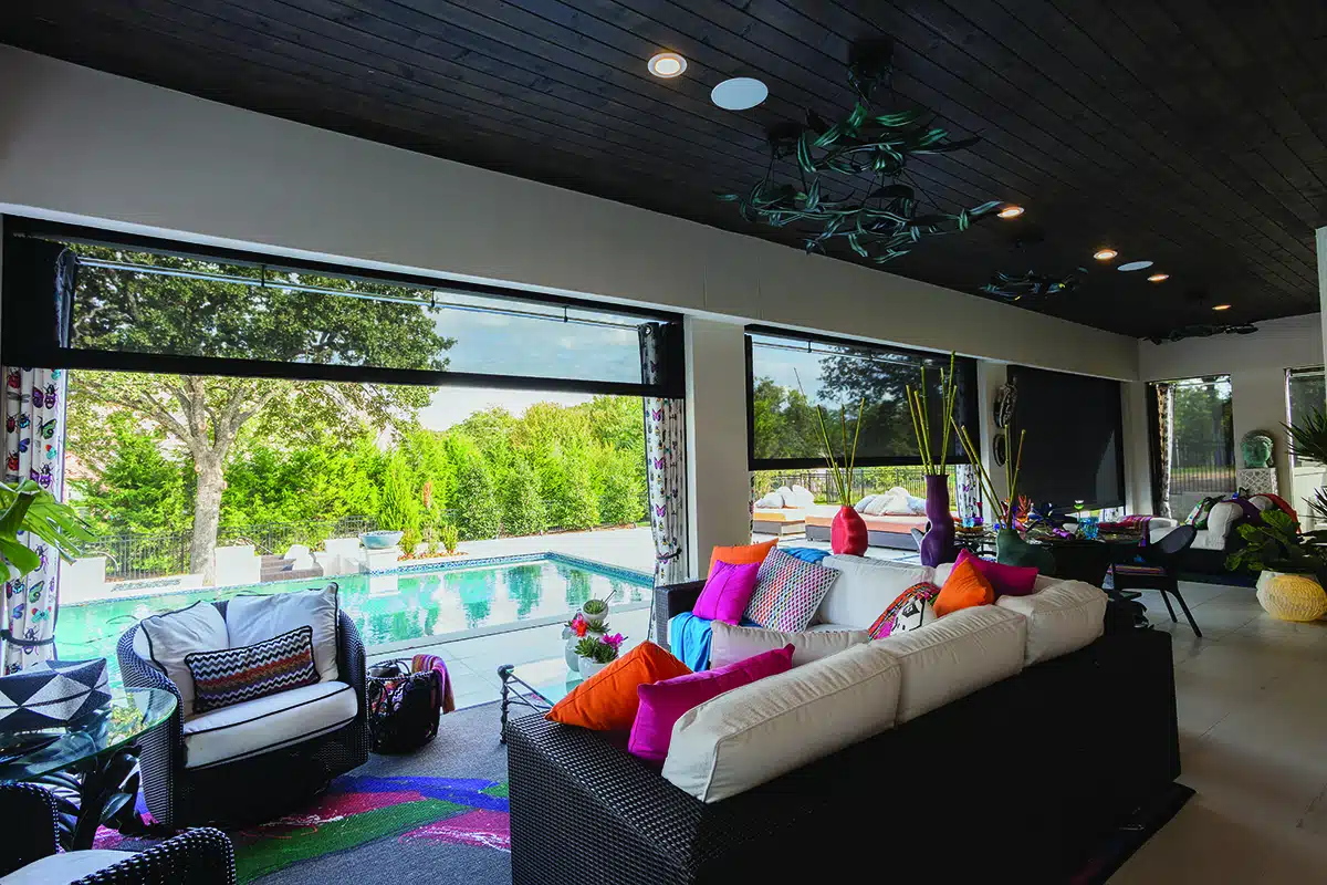 Outdoor Black Power Screens