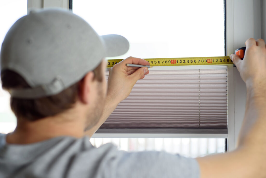 iStock-1308887938 Professional blind measurement for home